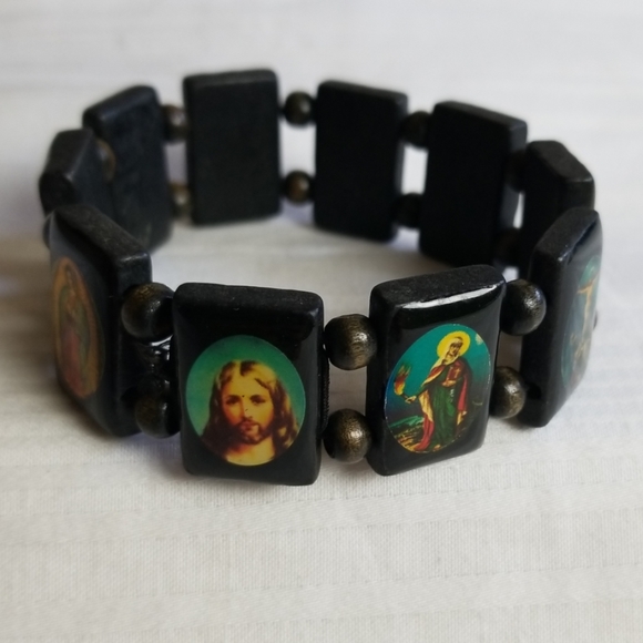 Wood Religious Jesus Elastic Band Bracelet - Picture 1 of 5